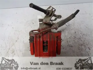 Volkswagen Golf 2008-2012 Remklauw links achter