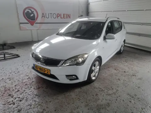 Kia Cee'd Sporty Wagon 1.4 CVVT Navigator Plus Pack