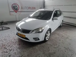 Kia Cee'd Sporty Wagon 1.4 CVVT Navigator Plus Pack