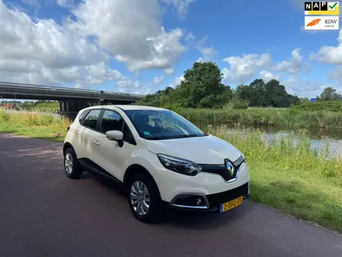 Renault Captur 0.9 TCe Expression |Dis=V.V|Luxe|keyless|Navi|