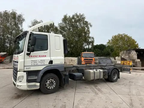 DAF CF 330 4X2 MANUEL GEARBOX AIRCO (bj 2014)