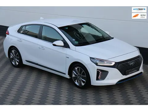 Hyundai IONIQ 1.6 GDi HEV Carplay Camera Trekhaak Leder !!