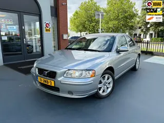 Volvo S60 2.4 Drivers Edition LEDER NAVI LMV