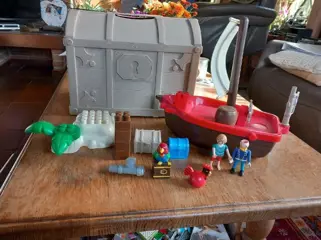 Piraten - playmobiel?? - met kist - 8,50