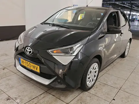 Toyota Aygo 1.0 VVT-i 72pk x-play | Navigatie via Apple CarPlay / Android auto | Camera | Airconditi