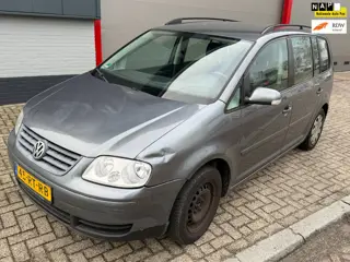 Volkswagen Touran 1.6-16V FSI Business