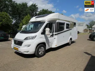 Carado T 448 Semi-integraal Enkelebedden & Hefbed bj2018