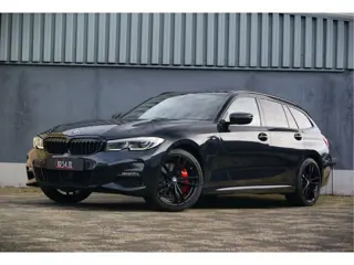 BMW 3 Serie Touring 330e xDrive 292PK High Ex. M-Sport Schaalstoelen/Laser-led/Harman-Kardon/Memory/