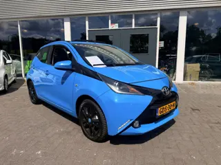 Toyota Aygo 1.0 VVT-i x-cite Cabrio Top / Airco / Bleutooth / Lichtmetalen velgen 15"