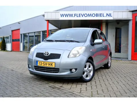 Toyota Yaris 1.3 VVTi Luna MMT Aut. Clima|LMV