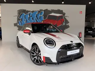 MINI Electric JCW John Cooper Works 54.2 kWh 258 pk Pakket L | Panoramadak | Stoelverwarming | Comfo