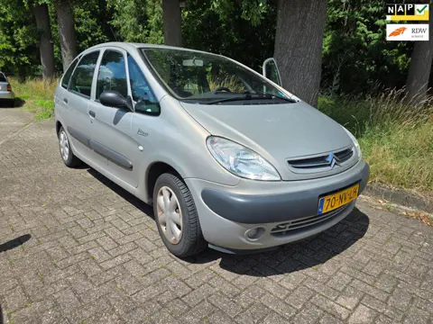 Citroen Xsara Picasso 1.8i-16V Différence 2