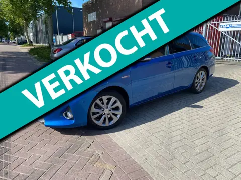 Toyota Auris Touring Sports 1.8 Hybrid Executive / Airco / Camera / Navigatie / PDC / Airbag / Cruis