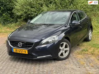 Volvo V40 2.0 D2 Momentum Business/ NAVI / PDC /