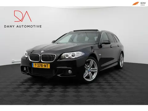 BMW 5-serie Touring 528xi M-Pakket I PANO I LED I ALCANTARA I CLIMA I NAVI I 19INCH I