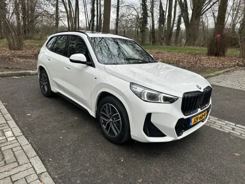 BMW X1 sDrive18i (bj 2023, automaat)
