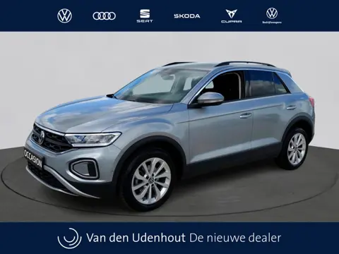 Volkswagen T-Roc 1.0 TSI Life | Multimedia | 17" velgen | Privacy Glass | App Connect |