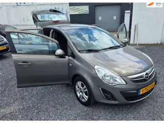 Opel Corsa 1.2-16V Anniversary Edition 5 drs zeer netjes