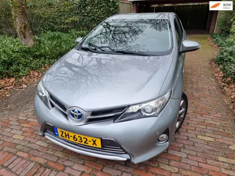 Toyota Auris 1.8 Hybrid Executive NIET MOOI/WEL GOEDKOOP