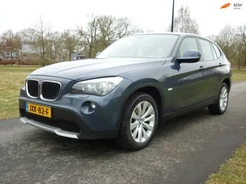 BMW X1 sDrive20i airco,xenon,trekhaak,6versn.