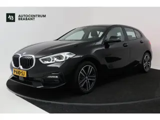 BMW 1-serie 118i High Executive (NAVIGATIE, SFEERVERLICHTING, CAMERA, SPORTSTOELEN, DEALER ONDERHOUD