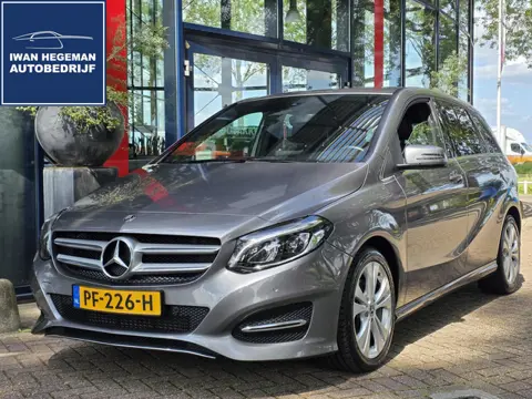 Mercedes-Benz B-klasse 180 AUTOMAAT | Navigatie | LED | Afn. Trekhaak | Leer | Cruise Control | Park