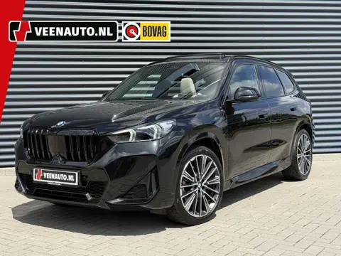 BMW X1 sDrive20i M-Sport Pano/Leder/H&K (bj 2024)