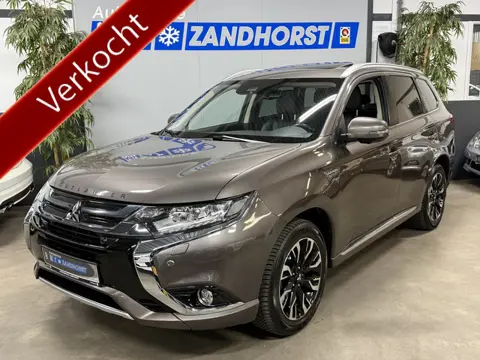 Mitsubishi Outlander 2.0 PHEV Pure // Leer // Camera // Schuifdak Verkocht!!!