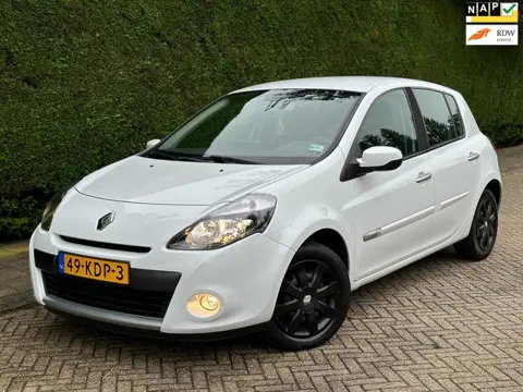 Renault Clio 1.6 Dynamique /AUTOMAAT/NAVI/PDC/CRUISE/RIJDTGOED!/