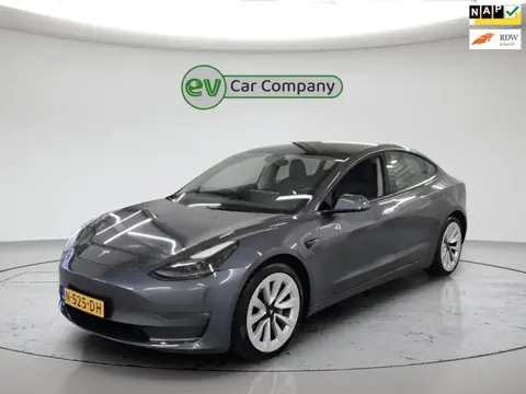 Tesla Model 3 Long Range AWD 75 kWh | SOH 90% | €7500,- FSD optie | Warmtepomp | 19 Inch | 2021 Face