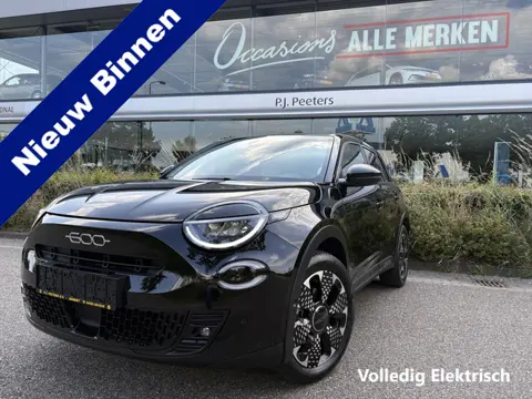 Fiat 600E La prima 54 Kwh Achteruitrijcamera - Apple carplay - Navigatie - Cruise control - Stoelver