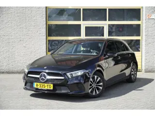 Mercedes-Benz A-Klasse 180 5drs Business Solution BJ2022 Lmv 16" | Led V+A | Pdc | Achteruitrijcamer