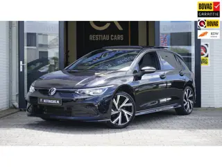 Volkswagen Golf VIII 1.5 eTSI R-Line ACC|AMBIANCE|CAMERA|IQ LIGHT|KEYLESS|MODE|PANORAMA|STOELVERWARM