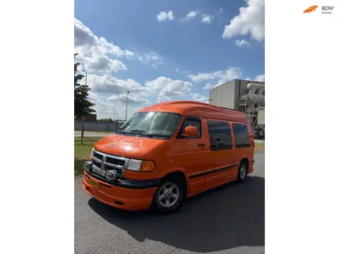 Dodge 1500 Dodge ram Van. Slaapbed. 4 zits. Tekst Lezen!