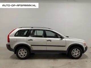 Volvo XC90 2.5 T Momentum Aut. 7p. Leer Pano 4x4