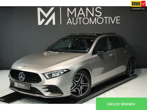 Mercedes-Benz A-klasse AMG 35 4MATIC / PANO / CAMERA / DODEHOEK / CARPLAY / STOELVERW
