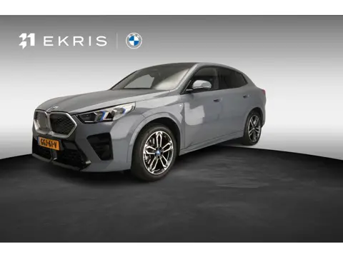 BMW iX2 xDrive30 M-Sportpakket | HUD | Adaptief onderstel | Panoramadak | Harman-Kardon | Park assis