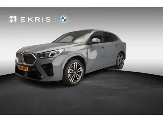 BMW iX2 xDrive30 M-Sportpakket | HUD | Adaptief onderstel | Panoramadak | Harman-Kardon | Park assis
