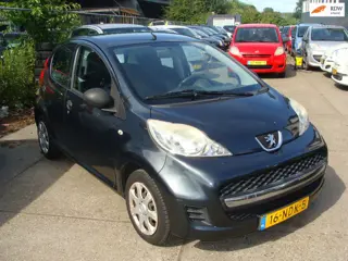 Peugeot 107 1.0-12V XR
