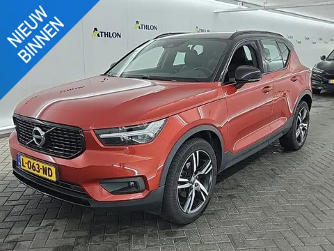 VOLVO XC40 1.5 T3 R-DESIGN I WINTERPAKKET I HARMAN KARDON I P-CAMERA I LEDEREN BEKLEDING