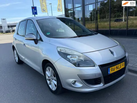 Renault Scénic 2.0 Celsium/Automaat/Navi/bleutooth/Airco/Cruise/trekhaak
