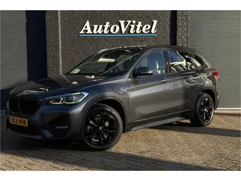 BMW X1 xDrive25e | Leder | Camera | Head-Up | Groot Navi | LED | Elektrische Klep