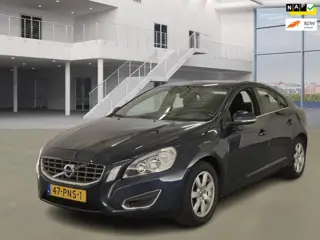 Volvo S60 1.6 T4 Kinetic Automaat Airco Cruise PDC Trekhaak