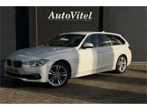 BMW 3 Serie Touring 320d | Leder | Head-Up | Stoelverwarming | LED | M-Stuur | Elektrische Klep