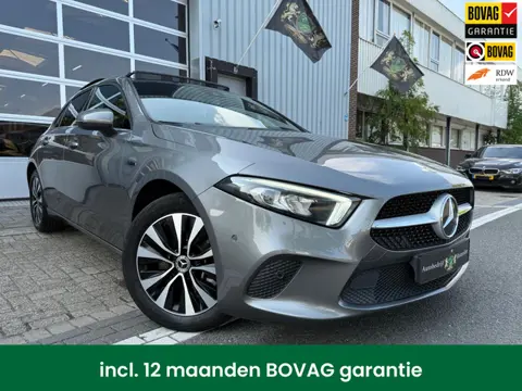 Mercedes-Benz A-klasse 250 e AMG LED/PDC/CAM/LEER/NAVI/PANO