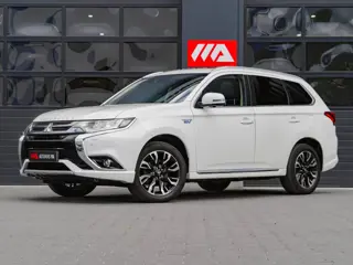 Mitsubishi Outlander 2.0 PHEV Premium | TREKHAAK | PANO | LEDER | 360 CAMERA