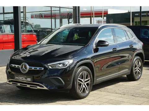 Mercedes-Benz GLA-klasse 250 e Luxury Line | trekhaak | ACC