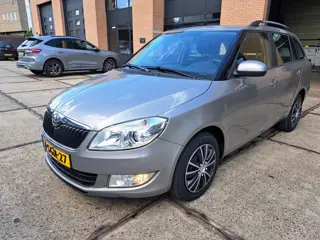 Skoda Fabia Combi 1.2 TSI 5 DEURS STATION NIEUWSTAAT AIRCO NAVIGATIE