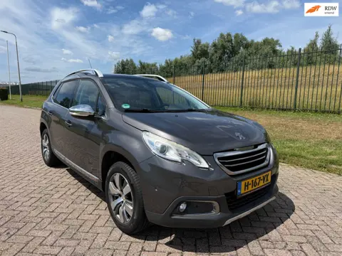 Peugeot 2008 1.2 PureTech Féline