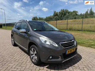 Peugeot 2008 1.2 PureTech Féline